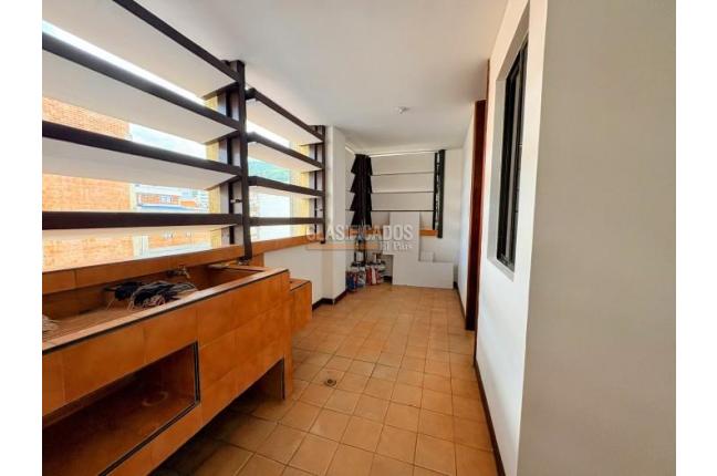 Apartamentos, Venta, Versalles - $585.000.000