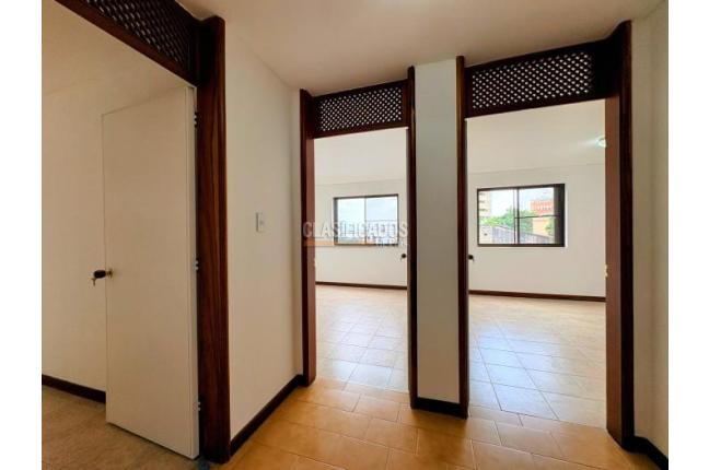 Apartamentos, Venta, Versalles - $585.000.000