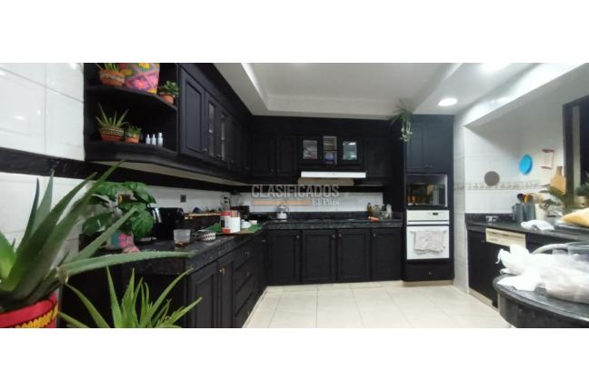 Casas, Venta, Miraflores - $1.850.000.000