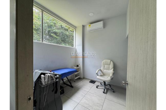 Oficinas y Consultorios, Alquiler, Ciudad Capri - $3.600.000