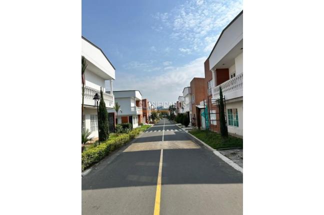 Casas, Venta en Ciudad Jardín