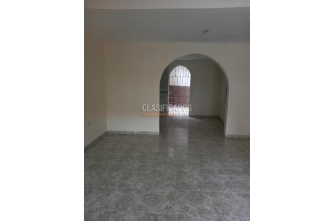 Casas, Alquiler, Santa Elena - $1.100.000