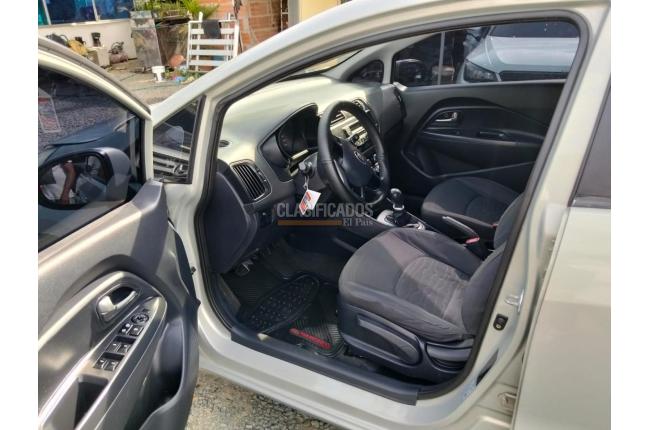 Kia Rio 2013 - $39.900.000