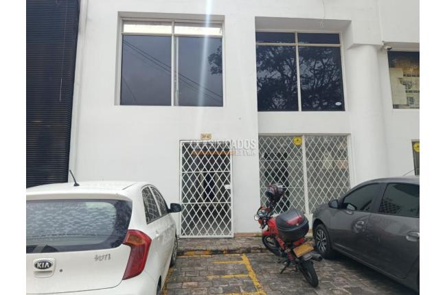 Oficinas y Consultorios, Alquiler, San Vicente - $6.000.000