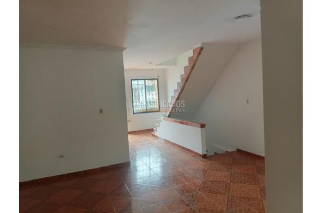 Casas, Alquiler en Porvenir