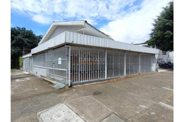 Locales y Bodegas, Alquiler, Camino Real - $2.000.000