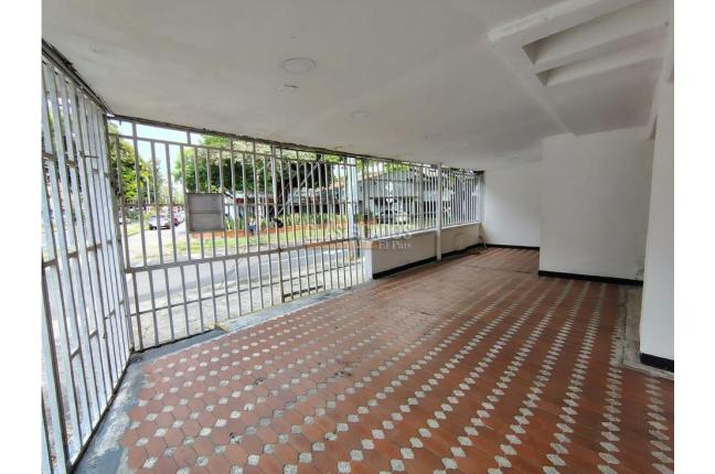 Locales y Bodegas, Alquiler, Camino Real - $2.000.000