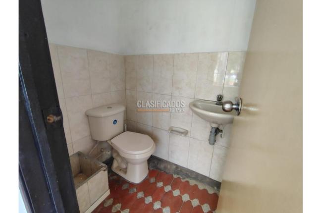 Locales y Bodegas, Alquiler, Camino Real - $2.000.000