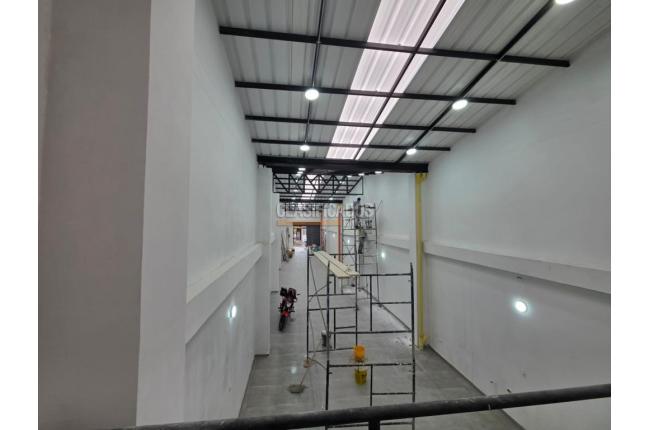 Locales y Bodegas, Alquiler, Pereira - $8.000.000