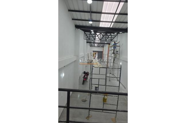Locales y Bodegas, Alquiler, Pereira - $8.000.000