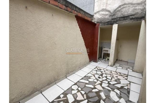 Apartamentos, Alquiler, La Selva - $800.000