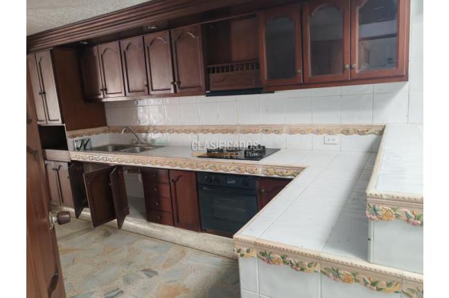 Casas, Alquiler, Pampalinda - $2.800.000