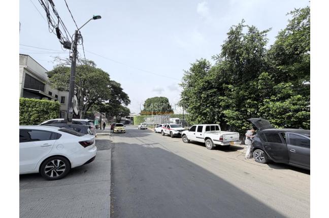 Locales y Bodegas, Alquiler, Los Cámbulos - $2.200.000