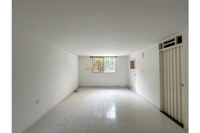 Apartamentos, Alquiler, Alcázares - $800.000