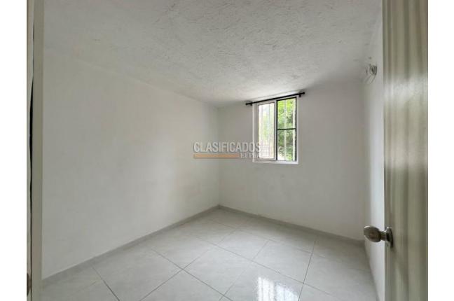 Apartamentos, Alquiler, Alcázares - $800.000
