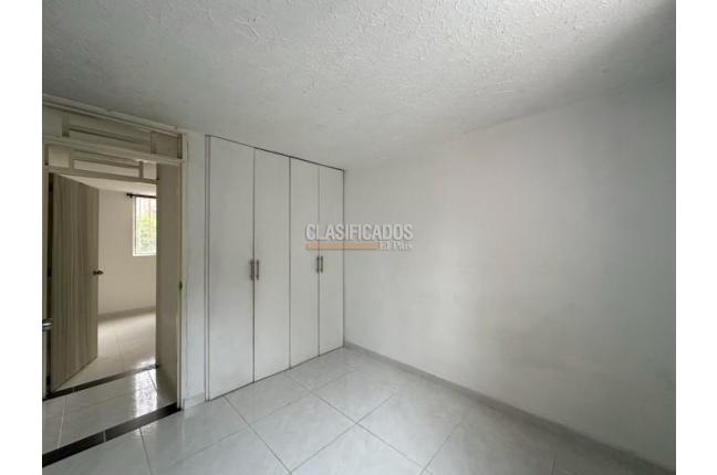 Apartamentos, Alquiler, Alcázares - $800.000