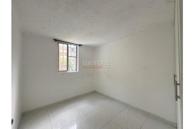 Apartamentos, Alquiler, Alcázares - $800.000