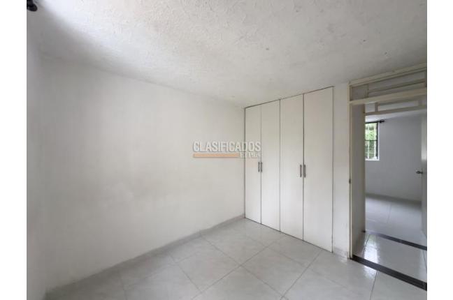 Apartamentos, Alquiler, Alcázares - $800.000