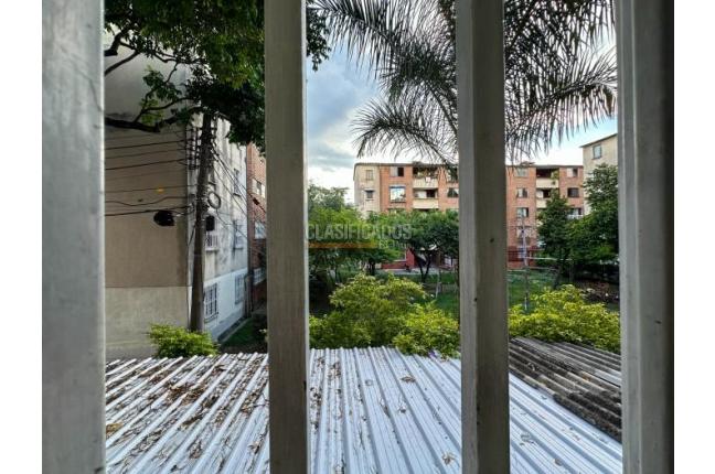 Apartamentos, Alquiler, Alcázares - $800.000