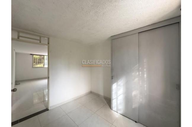 Apartamentos, Alquiler, Alcázares - $800.000