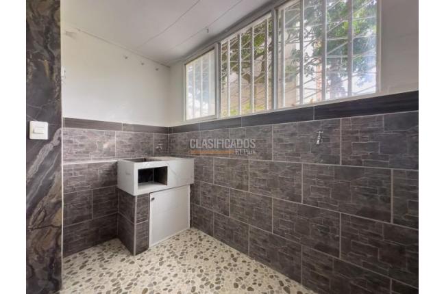 Apartamentos, Alquiler, Alcázares - $800.000