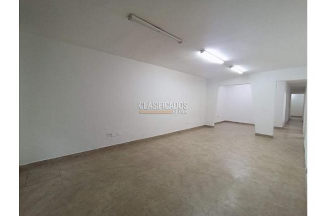 Casas, Alquiler, Champagñat - $2.300.000