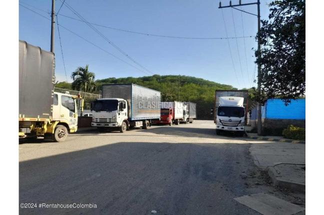 Locales y Bodegas, Venta, Yumbo - $1.000.000.000