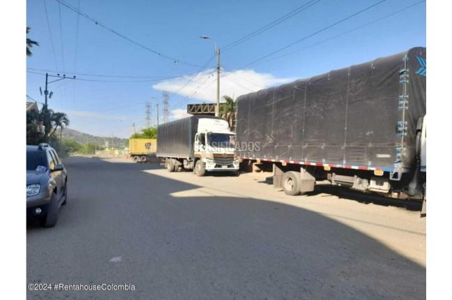 Locales y Bodegas, Venta, Yumbo - $1.000.000.000