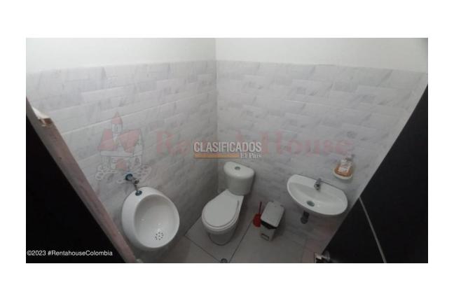 Locales y Bodegas, Venta, Bogotá - $2.500.000.000