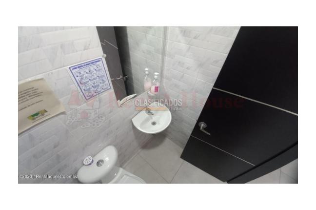 Locales y Bodegas, Venta, Bogotá - $2.500.000.000