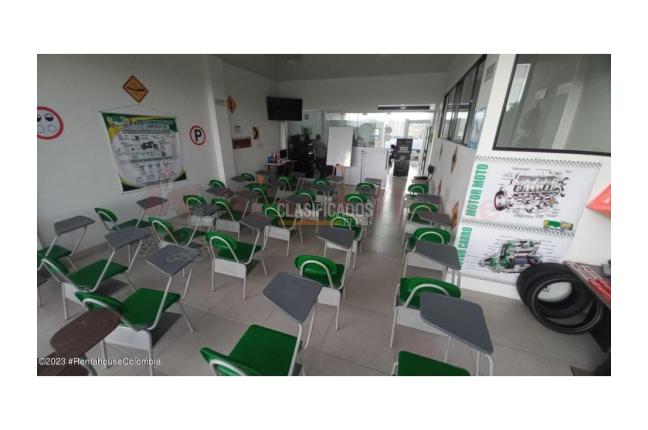 Locales y Bodegas, Venta, Bogotá - $2.500.000.000