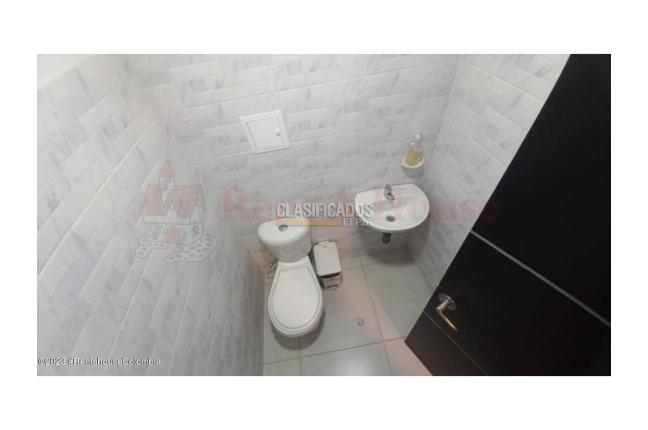 Locales y Bodegas, Venta, Bogotá - $2.500.000.000