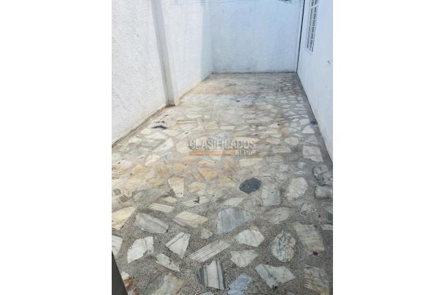 Casas, Alquiler en La Flora