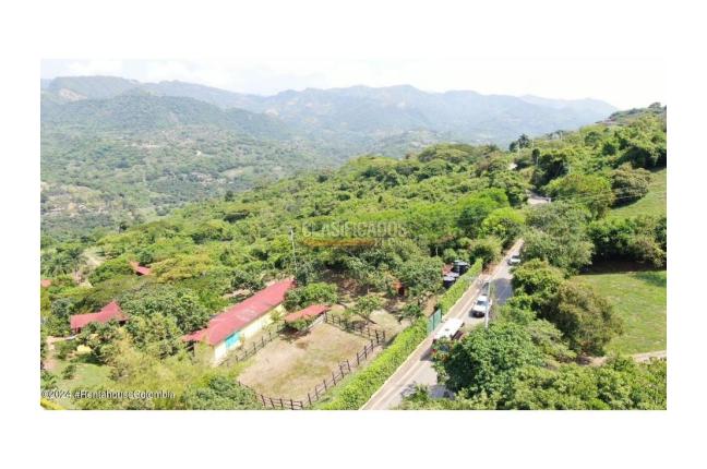 Casas, Venta, La Mesa - $665.000.000