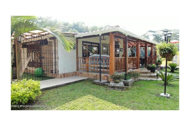 Casas, Venta en La Mesa