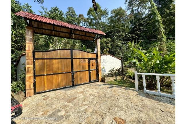 Casas, Venta, La Mesa - $980.000.000