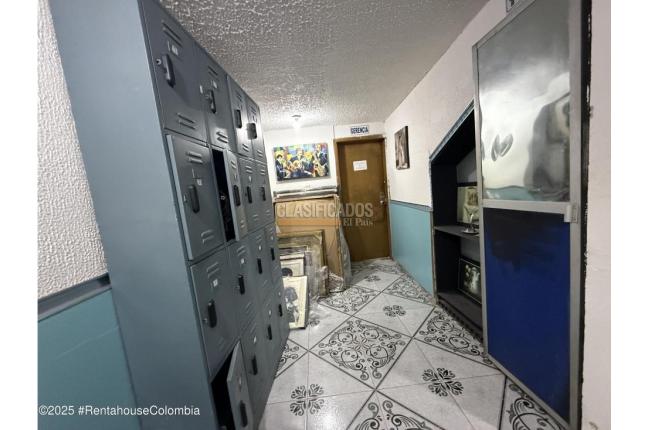 Locales y Bodegas, Venta, Bogotá - $3.000.000.000