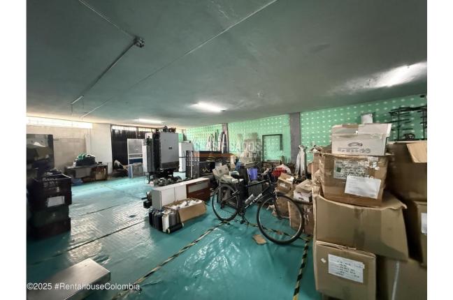 Locales y Bodegas, Venta, Bogotá - $3.000.000.000
