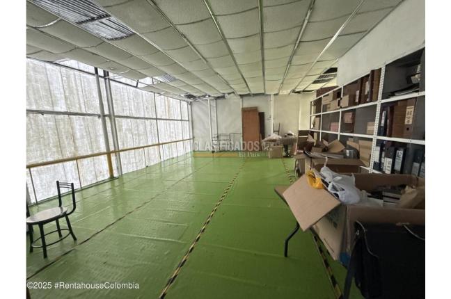 Locales y Bodegas, Venta, Bogotá - $3.000.000.000
