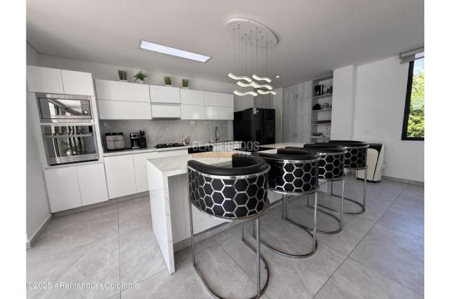 Casas, Venta, Girardot - $3.000.000.000