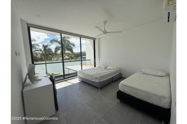 Casas, Venta, Girardot - $3.000.000.000