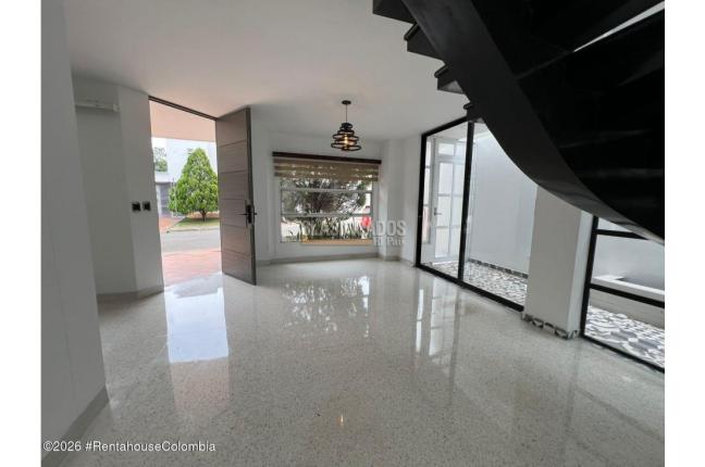 Casas, Alquiler, Los Patios - $3.500.000