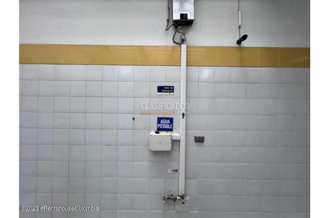 Locales y Bodegas, Venta, Bogotá - $1.345.000.000