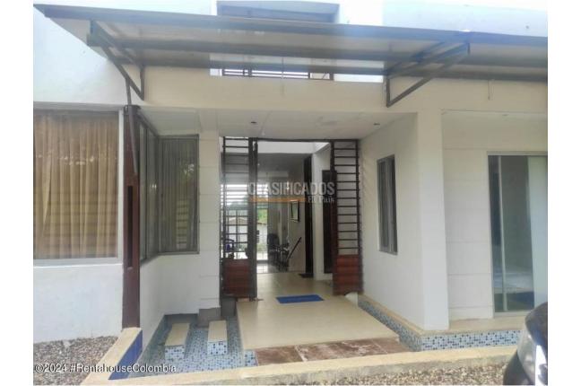 Casas, Venta, Melgar - $990.000.000