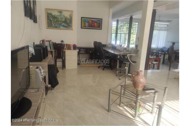 Casas, Venta, Melgar - $990.000.000