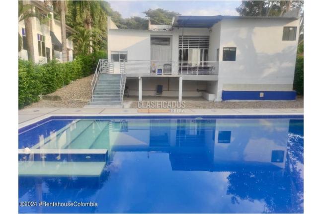 Casas, Venta, Melgar - $990.000.000