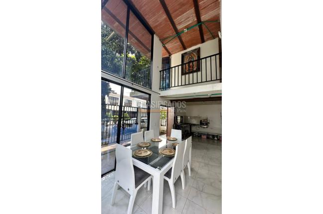 Casas, Venta en Ciudad 2.000