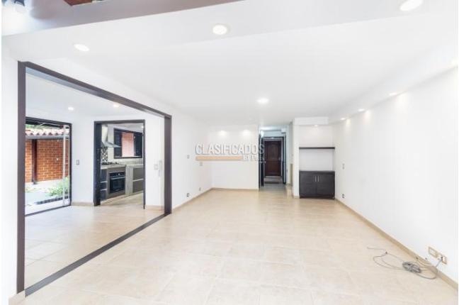 Casas, Venta en Ciudad Jardín