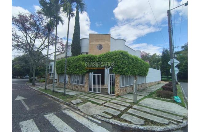 Casas, Alquiler en Ciudad Jardín