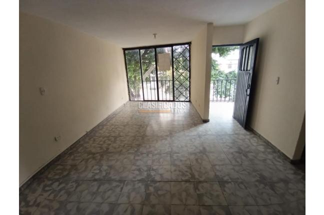 Casas, Alquiler, 20 de Julio - $1.100.000
